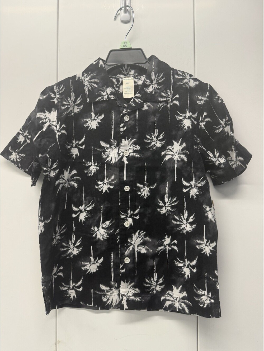 New Threadabouts short sleeve shirt boys size 6/7 black white palm trees